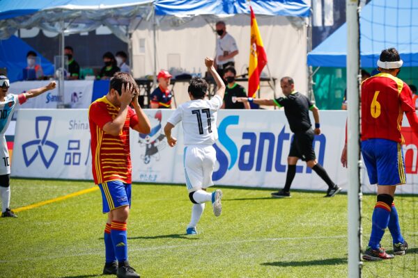 メディアリリース Santen ブラサカグランプリ 21 3日目結果 日本は世界3位スペインに引き分け 勝ち点7に 日本ブラインド サッカー協会 Blind Soccer